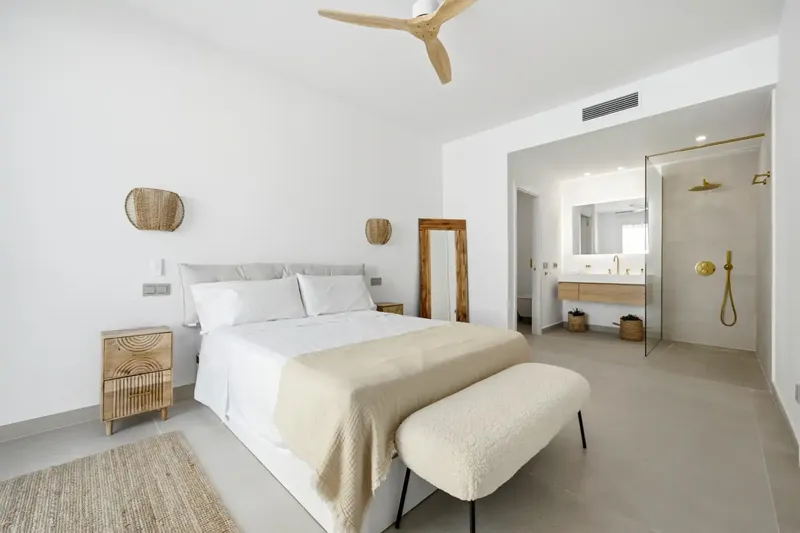 Discover this spectacular high-end ground floor apartment located in the prestigious area of Colònia de Sant Jordi — photo 2