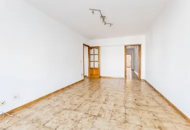 Apartment with elevator in Camp Redó area — photo 9