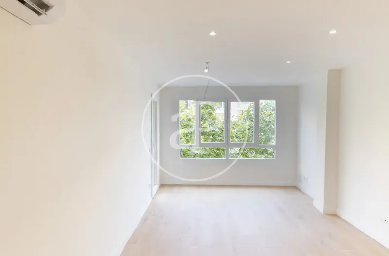 Piso con ascensor en venta en Llevant — photo 3