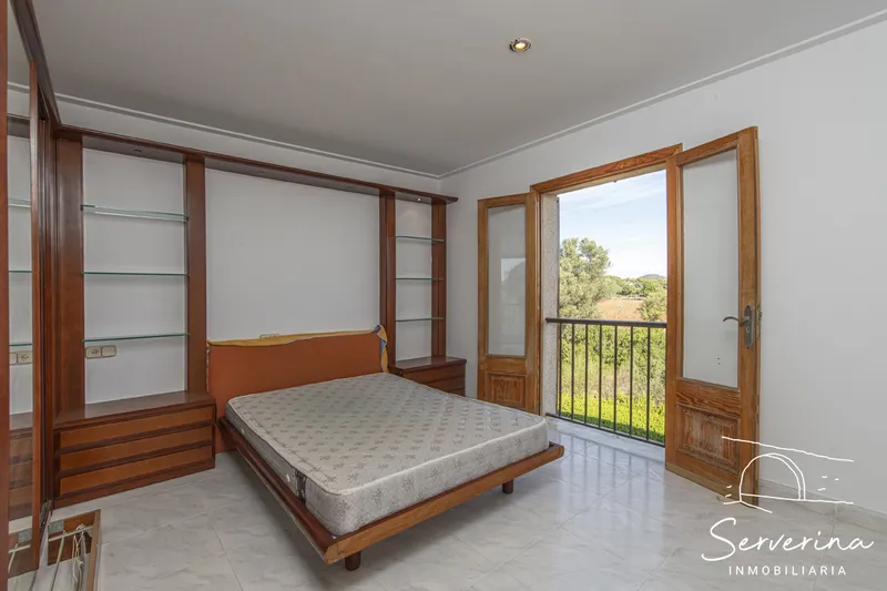 Impressive luxury villa in Cala Bona: tranquility, comfort and exclusivity — photo 11