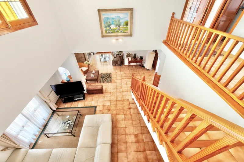 Charming Mediterranean-style villa for sale in Santa Ponsa with private pool and garden — photo 7