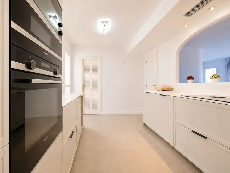 This well-kept townhouse in a quiet area of Genoa impresses with its Mediterranean style, spacious outdoor areas and its — photo 7