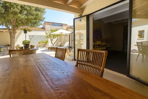 Muro, design-led townhouse with patio in a quiet street of Muro — photo 4