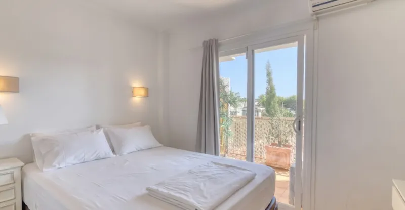 Portals Nous - 2 Bedroom Apartment With Sea Views — photo 9