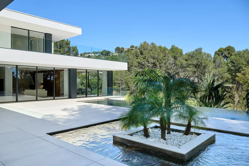 Exclusive: Newly built designer villa in a wonderful natural oasis - Marcel Remus Real Estate — photo 4