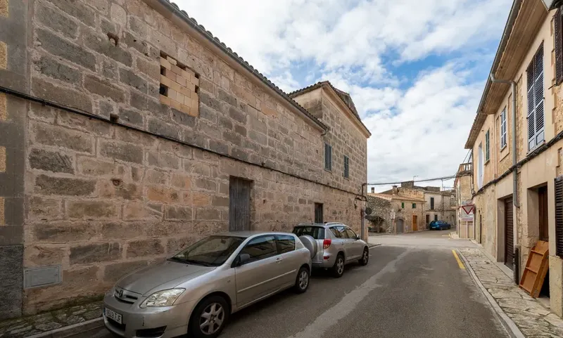 House with great potential in the center of Montuiri — photo 1