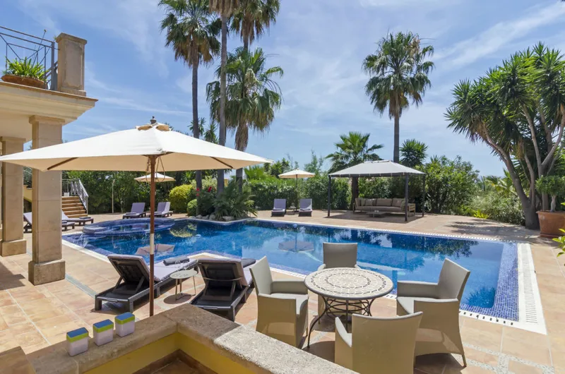 Long-term rental: Elegant property with sea views in the best location in Cas Català - Marcel Remus Real Estate — photo 1
