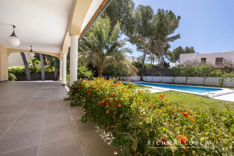 Villa with pool and large garage for several cars in Sol de Mallorca — photo 5
