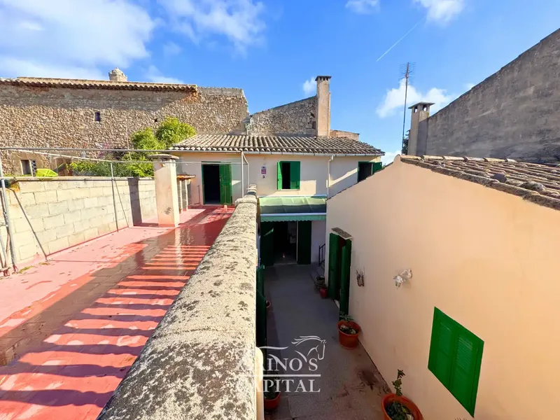 Mallorcan house with garage, patio and terrace in Petra — photo 1