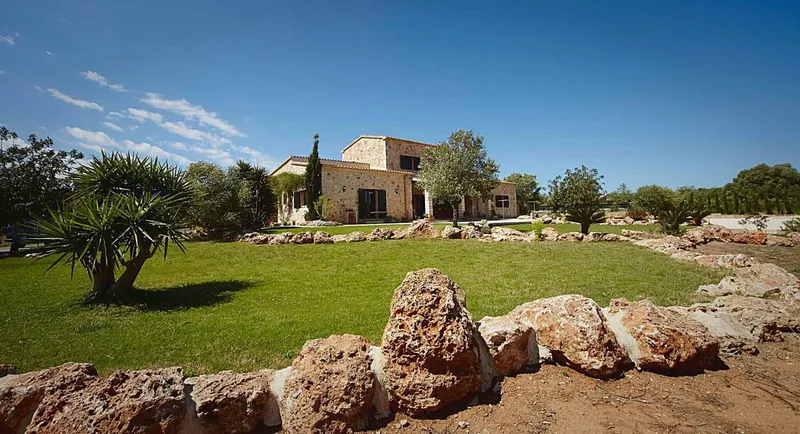 Finca in Es Llombards - with ETV license and 14,100 m² plot — photo 4