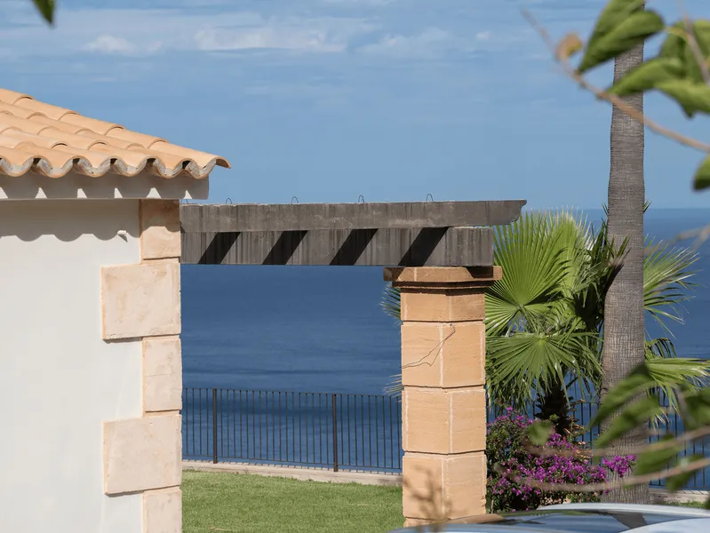 Long-term rental: Mediterranean house with sea views in Banyalbufar — photo 3
