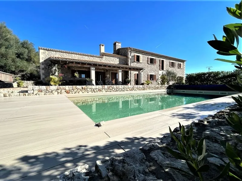Luxury chalet with views — photo 1