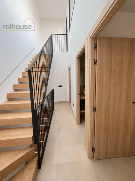 Townhouse in Establiments with pool, only one year old. Entrance hall, living-dining room, furnished and equipped island kitchen, laundry room — photo 4