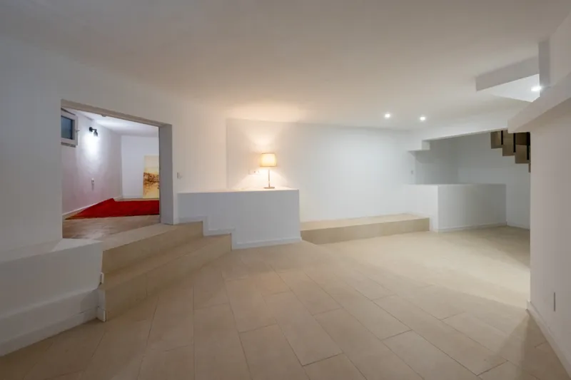 Fully Renovated Duplex Apartment Near the Beach - Open Living-Dining Area with Kitchen (12616) — photo 11