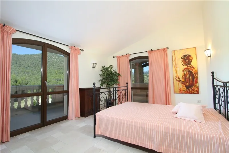 Mediterranean finca on a sensational estate in Santa María del Camí — photo 10