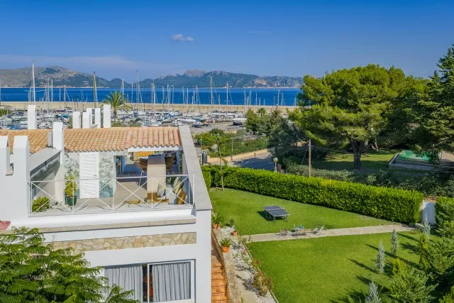 Semi-detached villa for sale overlooking the marina Bonaire, North Mallorca — photo 4