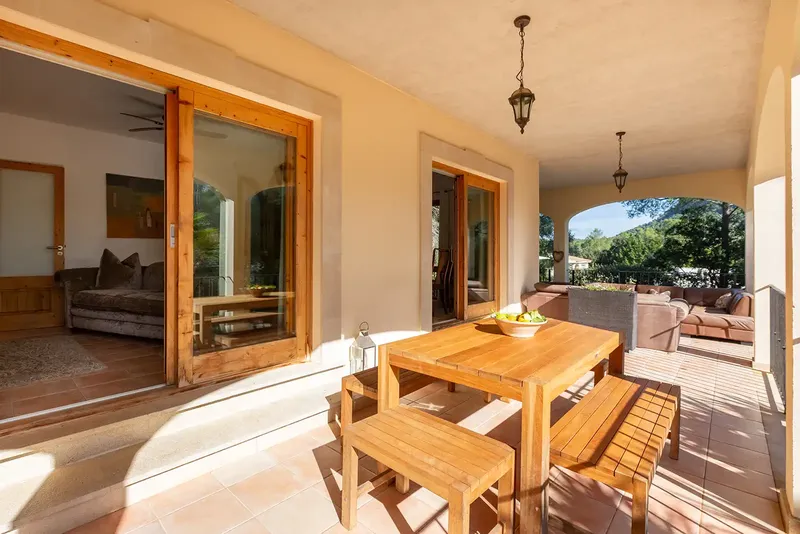 Spacious five-bedroom detached house in the quiet and sought-after residential area of Son Toni, with excellent views of the — photo 4