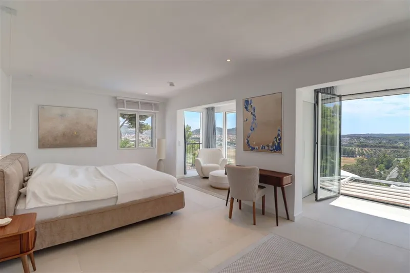 Buy a stylish duplex with a private Balinese garden in Santa Ponsa — photo 9