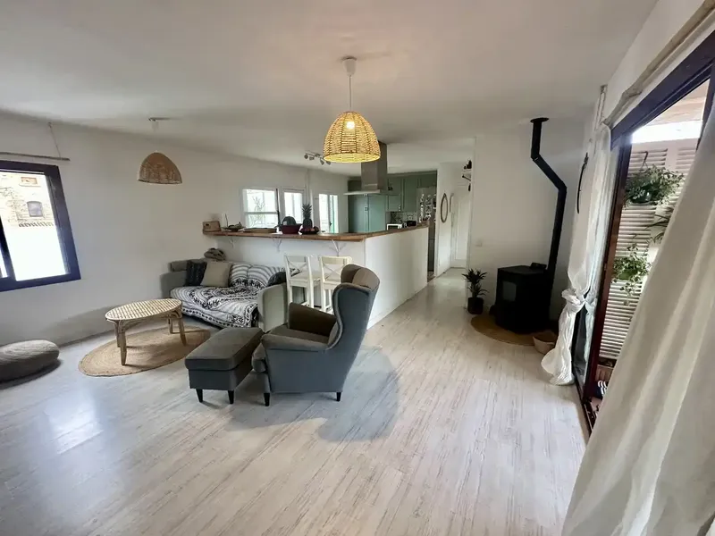 ES: Precioso ático con una espectacular terraza privada de 82 m² y vistas al mar, situado en la demandada zona de Génova. — photo 3