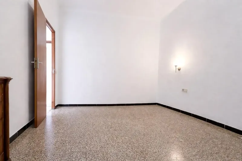 We present this charming ground-floor property with great potential, located in Son Amonda, one of the most sought-after and highly regarded residential areas — photo 12