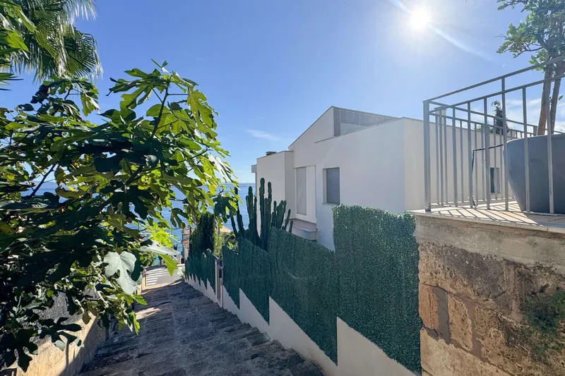 Mediterranean villa on the second sea line with sea access, near golf course and holiday rental license, Ref. 9916 — photo 10