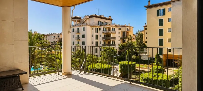Exclusive apartment with terrace in a high-end residential complex in Sa Teulera — photo 8