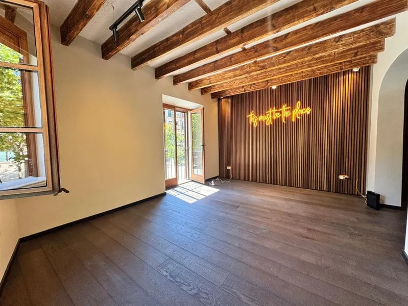 Stylishly renovated townhouse with terrace for sale in Llucmajor — photo 4