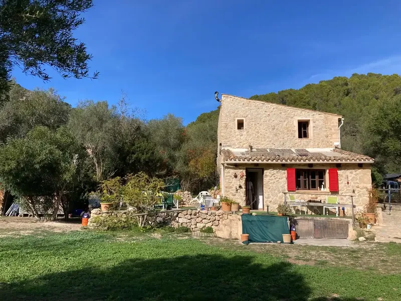 Discover this spectacular legal rustic house, completely renovated with lots of charm. Located on a plot of 3700m2, this property offers — photo 6