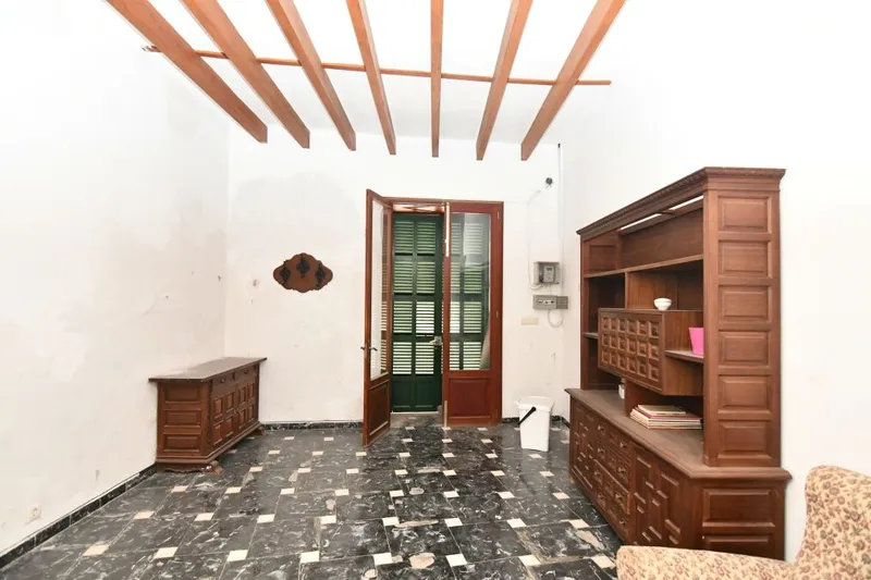 Complex of 3 independent houses of approximately 667m2 built with a large central patio — photo 7
