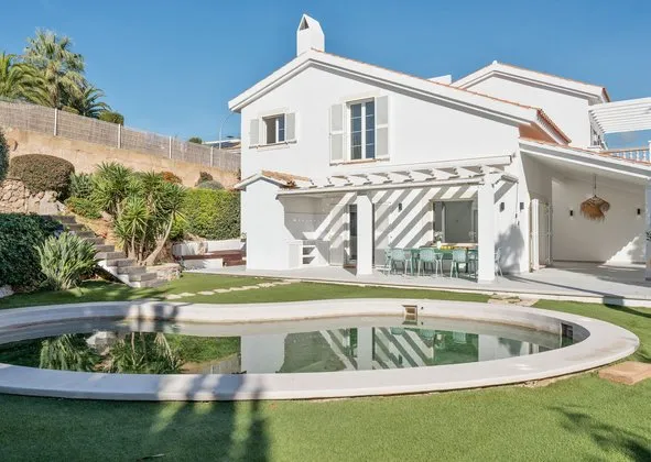 Detached house in Calle de Gaspar M. de Jovellanos, Santa Ponça, Calvià — photo 1