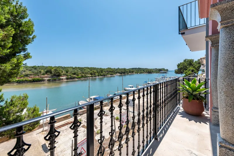 Live where the sea begins: renovated old town jewel in Porto Colom — photo 1
