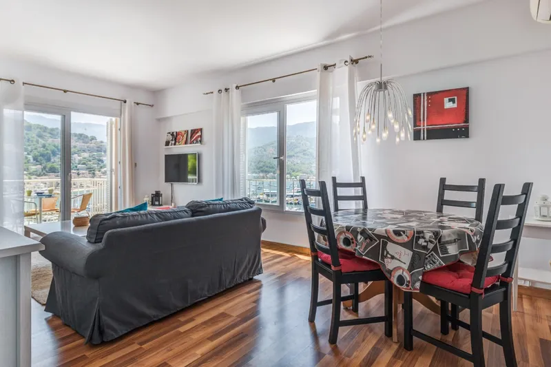 Sunny apartment with harbour views and rental licence — photo 7