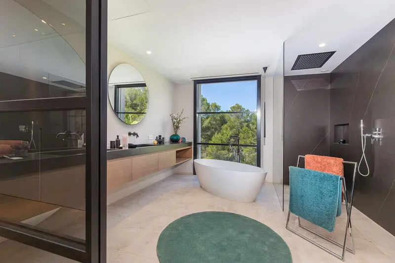Modern luxury villa in a central location, ready for first occupancy — photo 12