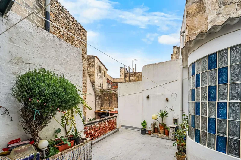 Townhouse with commercial premises, garage and great potential in the center of Felanitx — photo 1