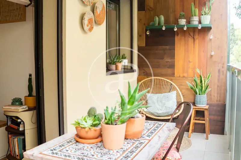 Reformed 100 m² flat for sale in Llevant — photo 9