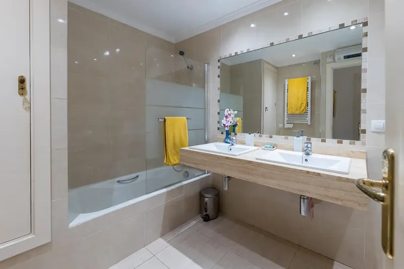 Exclusive penthouse on Calle Blanquerna, Palma, stands out for its central location and unobstructed views. — photo 8