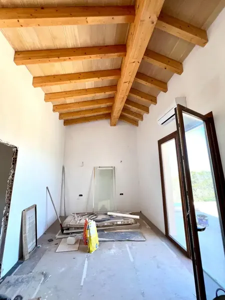 Description of the property. Welcome to the luxurious dream villa for the whole family. With a huge pool and spacious living areas — photo 5