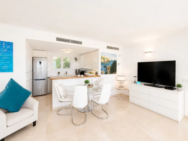 Exclusive apartment in Cala Llamp with stunning terrace and sea view - Port d'Andratx - 2 bedrooms, 100 m² — photo 6
