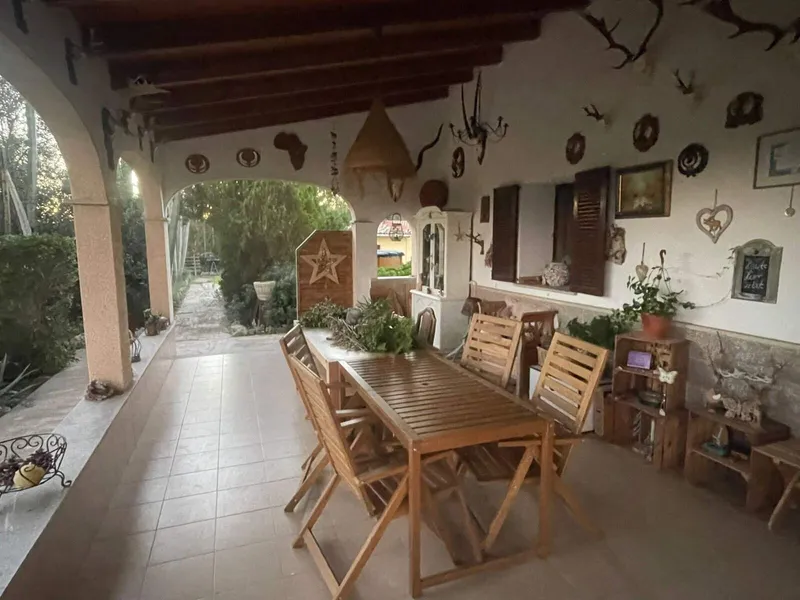 2.500m² Finca mit 5 Zimmern, 2 Bädern & Apartment zu kaufen — photo 1