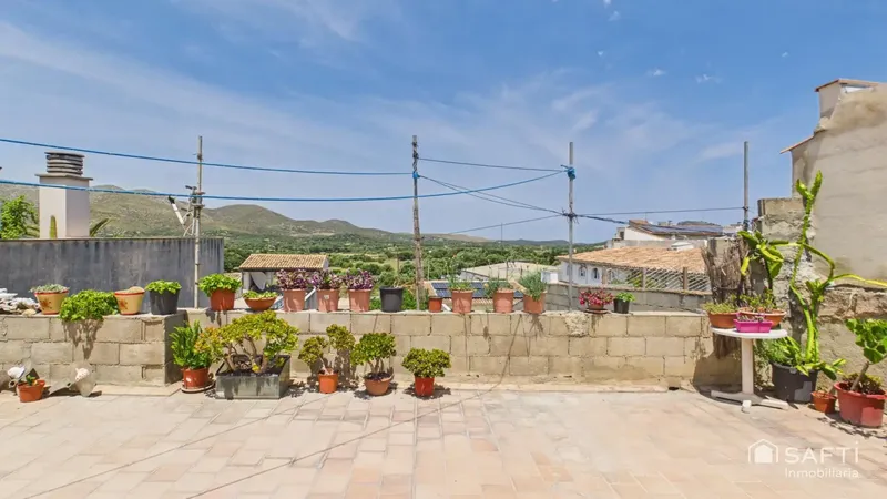 Spacious home with terrace, views and great potential in Capdepera — photo 10