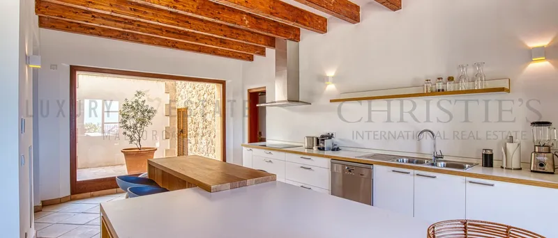 Mediterranean finca in Andratx with panoramic views and vacation rental license — photo 4