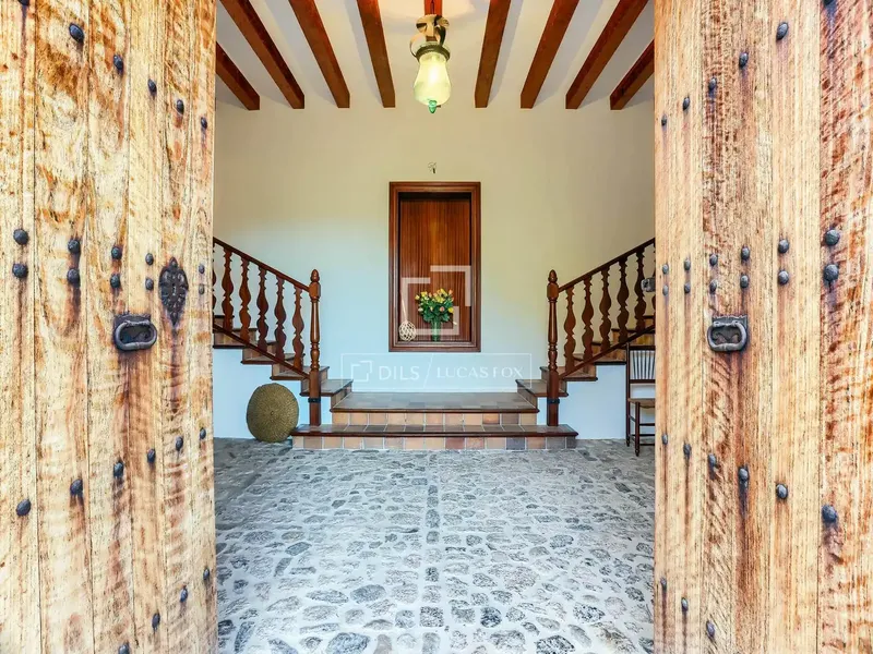 Discover your dream refuge in the serene mountains overlooking the port of Sóller. This magnificent country house is situated on a hillside — photo 7