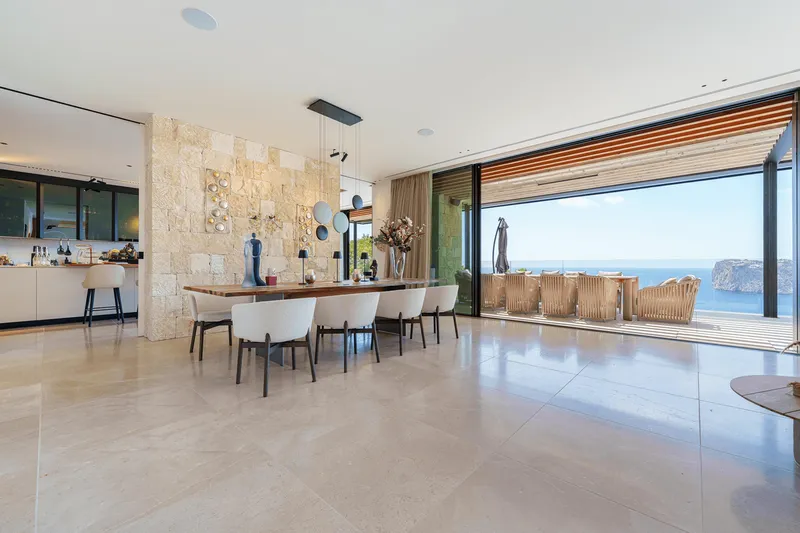 Villa with stunning sea views in Cala Llamp — photo 7