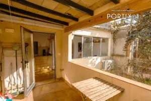 Charming and bright apartment with a covered terrace — photo 3
