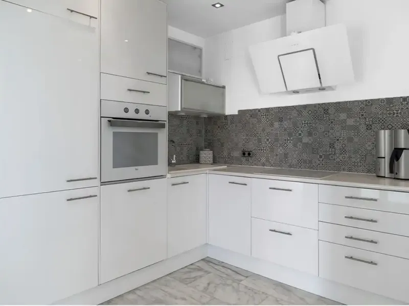 This beautiful south-facing apartment is located in a quiet urbanization of Cala Pi, just steps from the sandy beach. — photo 6