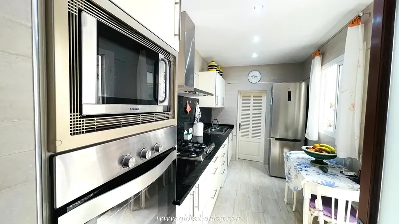 Do you dream of a quiet life in a charming village, surrounded by nature and minutes from the beach? This townhouse in Felanitx, — photo 10