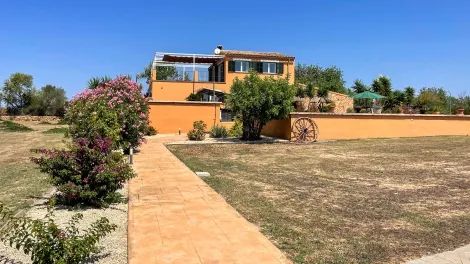 Idyllic finca with three bedrooms, saltwater pool, large terrace and panoramic views — photo 2