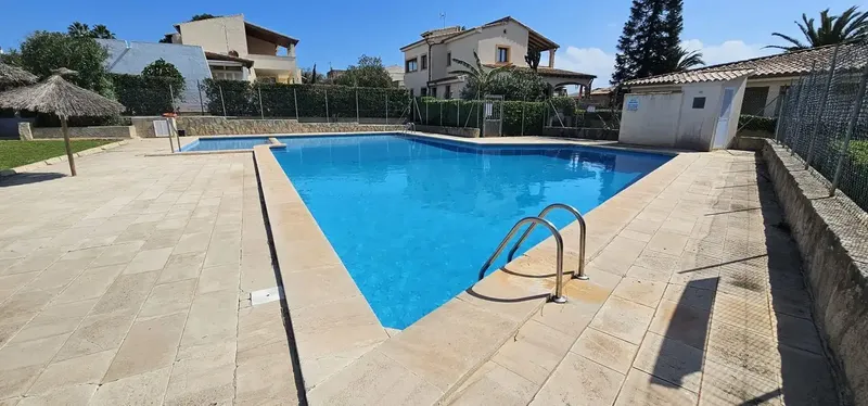 ¡Se vende acogedora planta baja en Cala Mandia! Tiene una superficie de 80 m² distribuidos en dos amplios dormitorios, luminoso salón-comedo — photo 11