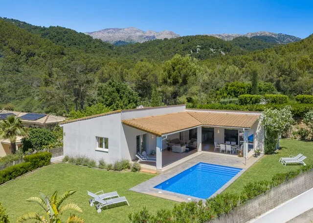 Modern family villa for sale in a prime area, near Pollensa, North Mallorca — photo 3
