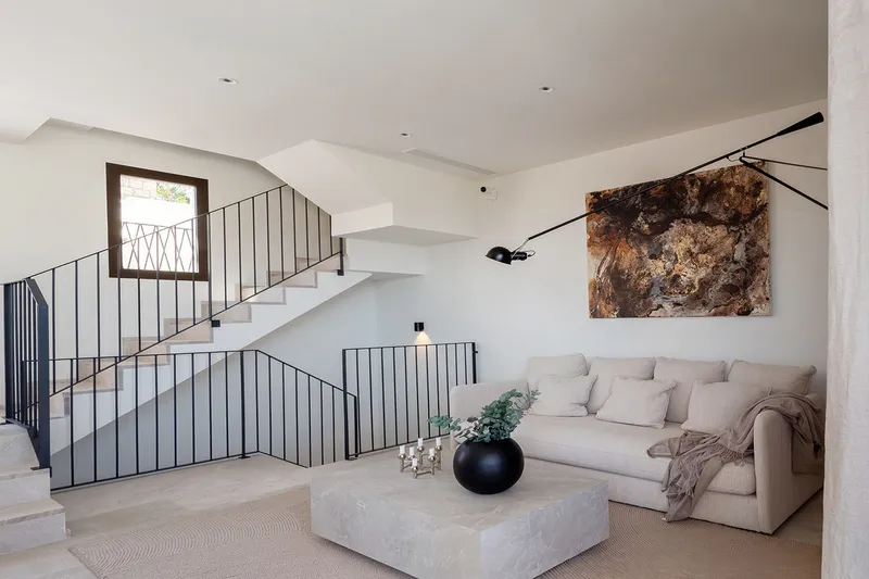 Impressive villa with fantastic panoramic sea views — photo 7